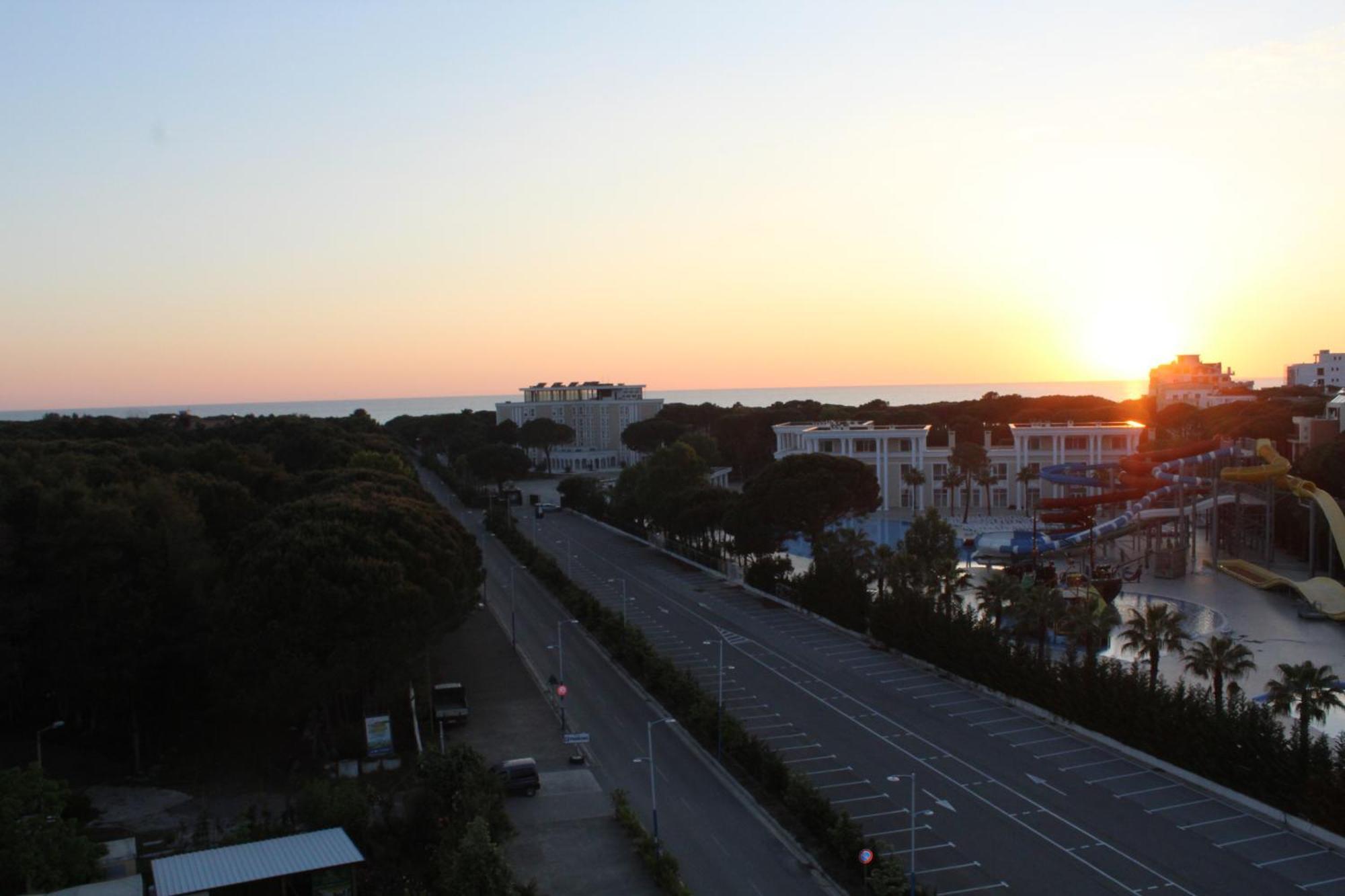 Savana Modern Apartment By The Sea Golem  Esterno foto