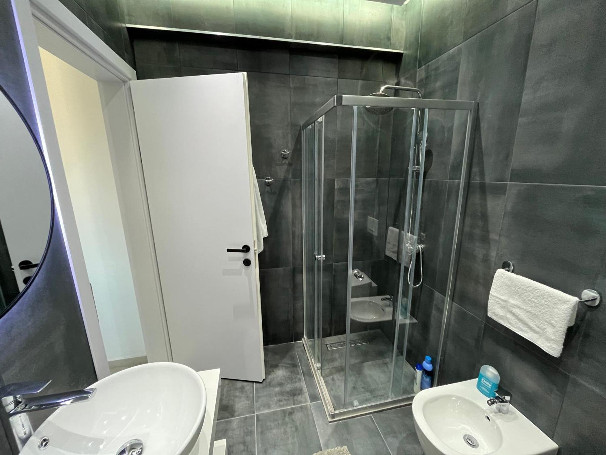 Savana Modern Apartment By The Sea Golem  Esterno foto